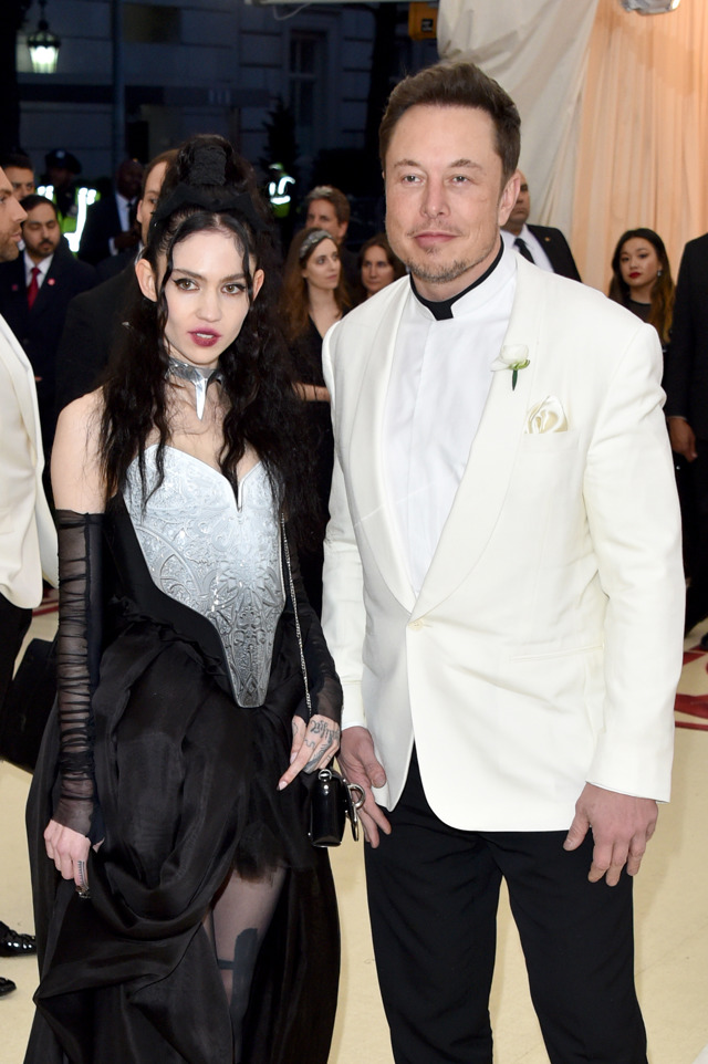 Elon Musk a Grimes
Elon Musk a Grimes