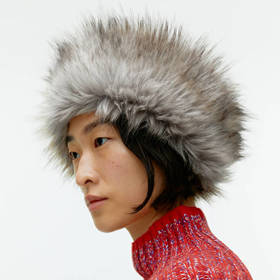 Arket, Faux Fur Hat, € 59
