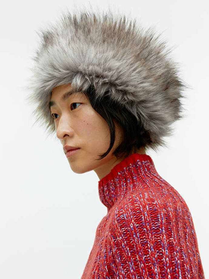 Arket, Faux Fur Hat, € 59
