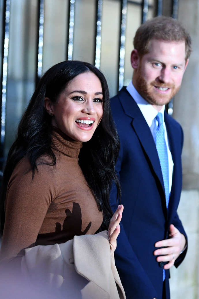  

V říjnu 2019 vychází dokument Harry & Meghan: An African Journey a vyvolá spekulace, že mezi vévodou a vévodkyní ze Sussexu a zbytkem britské královské rodiny není vše v pořádku. Meghan se tehdy na poměry královské rodiny nezvykle otevřeně vyjádřila: „Každá žena, zvláště když je těhotná, je opravdu zranitelná, takže je to náročné. Jen málo lidí se mě zeptalo, jestli jsem v pořádku."

