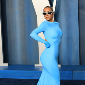  

Kim Kardashian na party u příležitosti předávání Oscarů 
