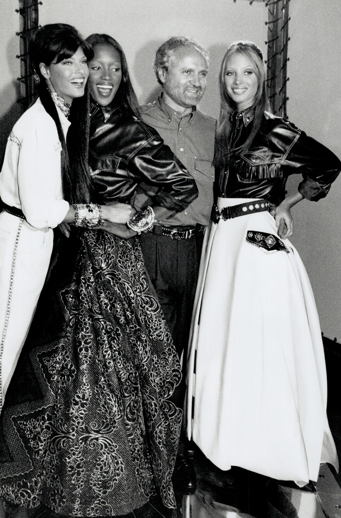 Versace, Linda Evangelista, Naomi Campbell a Christy Turlington.
