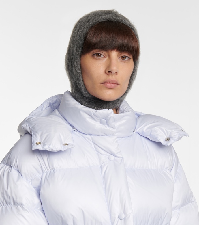 Miu Miu, Mohair-blend hat, € 350, prodává Mytheresa
