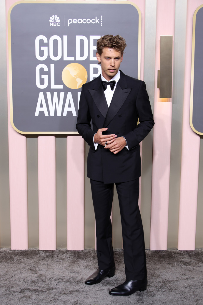  

Austin Butler na předávání Zlatých Glóbů 2023. 
