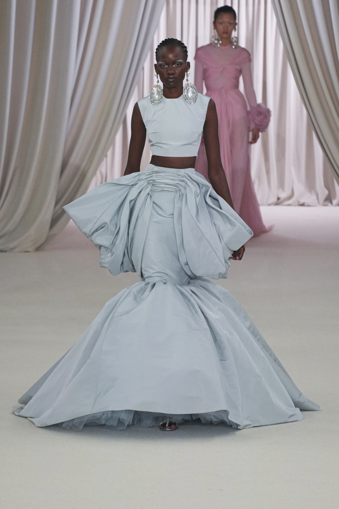  

Giambattista Valli S/S 2023
