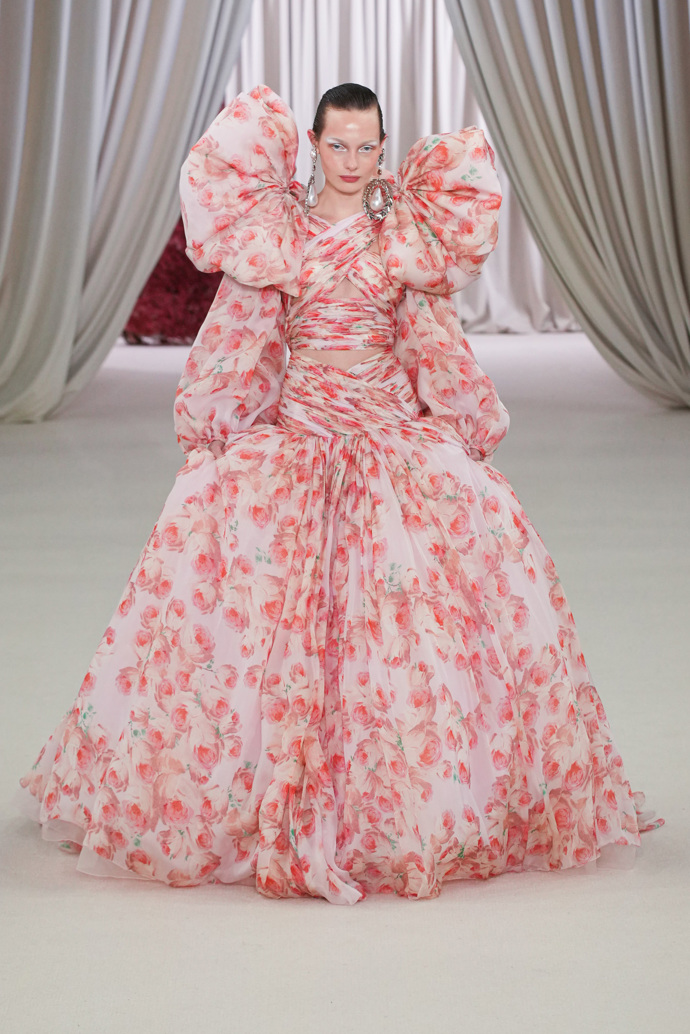  

Giambattista Valli S/S 2023
