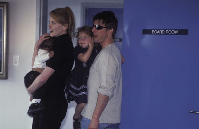 Nicole a Tom adoptovali dvě děti, jelikož měla Nicole problém otěhotnět. Když však byla těhotná, tak ji Tom poslal k vodě. O miminko přišla kvůli tomu přišla znovu. 
