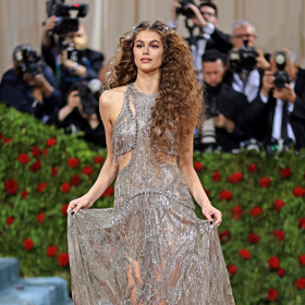 Dcera Cindy Ceawford, Kaia Gerber, je krásná po mamince. Jde v jejích šlépějích, rovněž se věnuje modelingu.
Dcera Cindy Ceawford, Kaia Gerber, je krásná po mamince. Jde v jejích šlépějích, rovněž se věnuje modelingu.