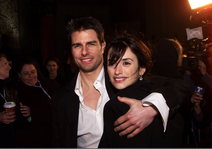Tom Cruise krátce randil i s Pelelope Cruz. Tvořili hezký pár. 
