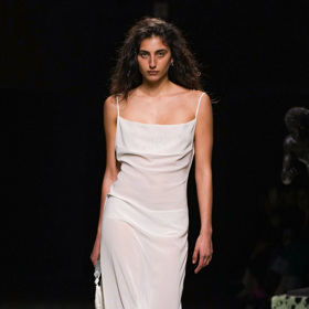 Prohlédněte si kolekci Bottega Veneta Ready to Wear Fall Winter 2023...
Prohlédněte si kolekci Bottega Veneta Ready to Wear Fall Winter 2023...