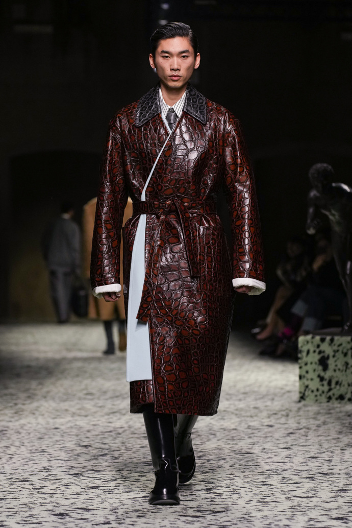 Prohlédněte si kolekci Bottega Veneta Ready to Wear Fall Winter 2023...
Prohlédněte si kolekci Bottega Veneta Ready to Wear Fall Winter 2023...