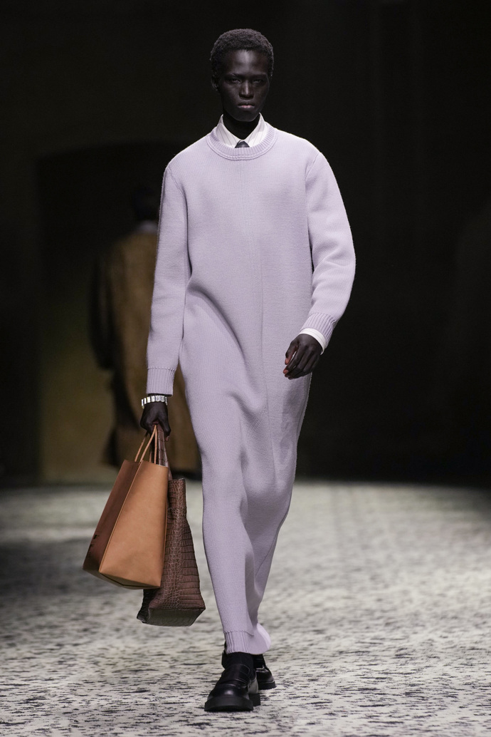 Prohlédněte si kolekci Bottega Veneta Ready to Wear Fall Winter 2023...
Prohlédněte si kolekci Bottega Veneta Ready to Wear Fall Winter 2023...