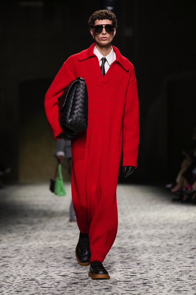 Prohlédněte si kolekci Bottega Veneta Ready to Wear Fall Winter 2023...
Prohlédněte si kolekci Bottega Veneta Ready to Wear Fall Winter 2023...