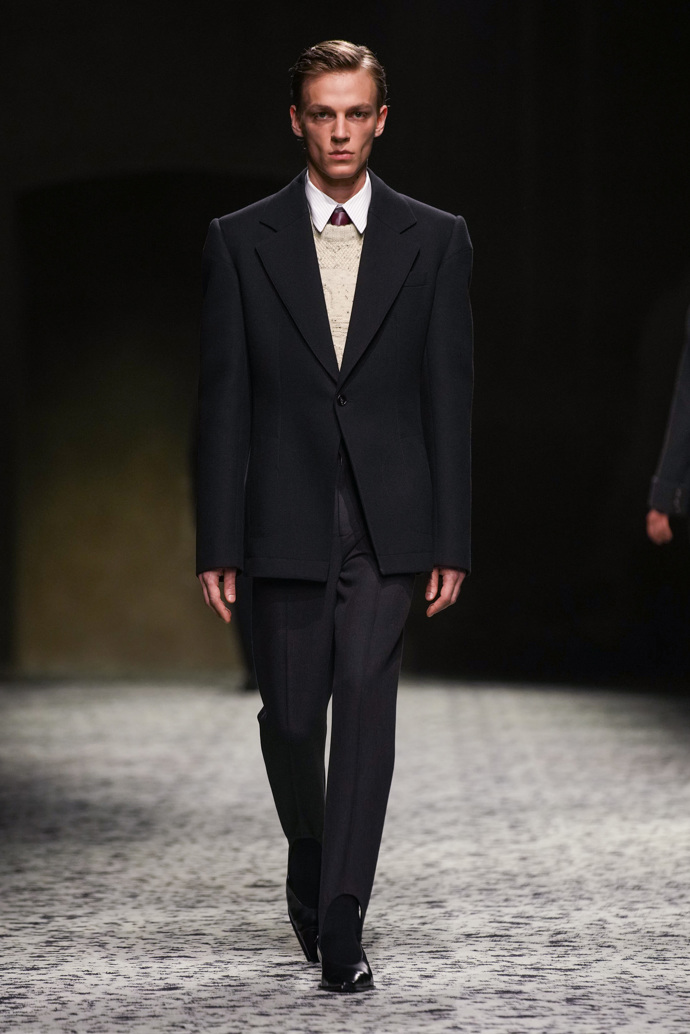 Prohlédněte si kolekci Bottega Veneta Ready to Wear Fall Winter 2023...
Prohlédněte si kolekci Bottega Veneta Ready to Wear Fall Winter 2023...