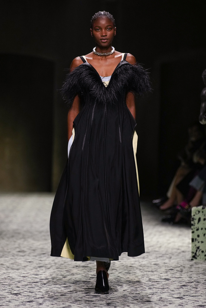 Prohlédněte si kolekci Bottega Veneta Ready to Wear Fall Winter 2023...
Prohlédněte si kolekci Bottega Veneta Ready to Wear Fall Winter 2023...