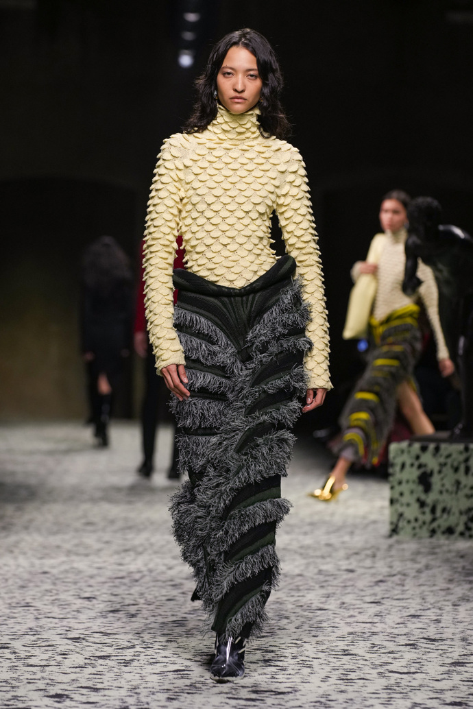 Prohlédněte si kolekci Bottega Veneta Ready to Wear Fall Winter 2023...
Prohlédněte si kolekci Bottega Veneta Ready to Wear Fall Winter 2023...