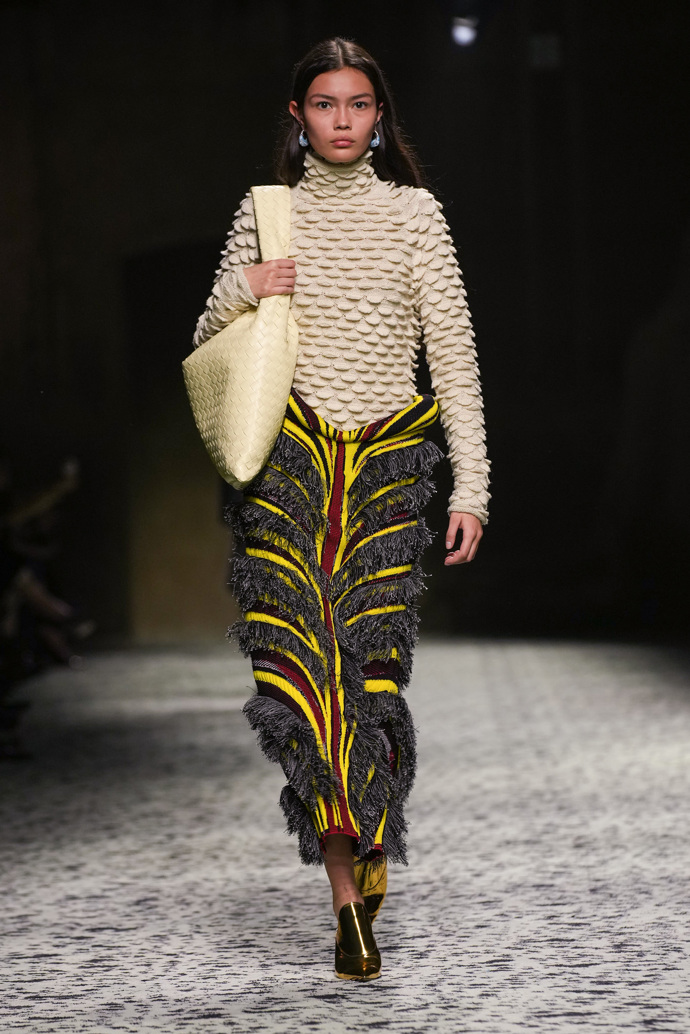 Prohlédněte si kolekci Bottega Veneta Ready to Wear Fall Winter 2023...
Prohlédněte si kolekci Bottega Veneta Ready to Wear Fall Winter 2023...