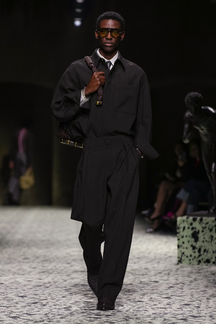 Prohlédněte si kolekci Bottega Veneta Ready to Wear Fall Winter 2023...
Prohlédněte si kolekci Bottega Veneta Ready to Wear Fall Winter 2023...