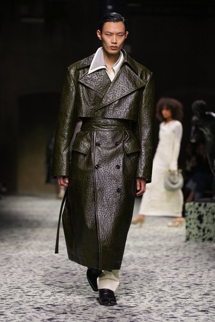Prohlédněte si kolekci Bottega Veneta Ready to Wear Fall Winter 2023...
Prohlédněte si kolekci Bottega Veneta Ready to Wear Fall Winter 2023...