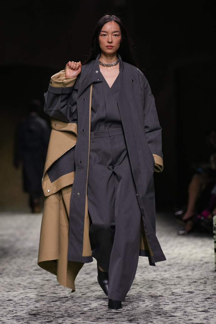Prohlédněte si kolekci Bottega Veneta Ready to Wear Fall Winter 2023...
Prohlédněte si kolekci Bottega Veneta Ready to Wear Fall Winter 2023...