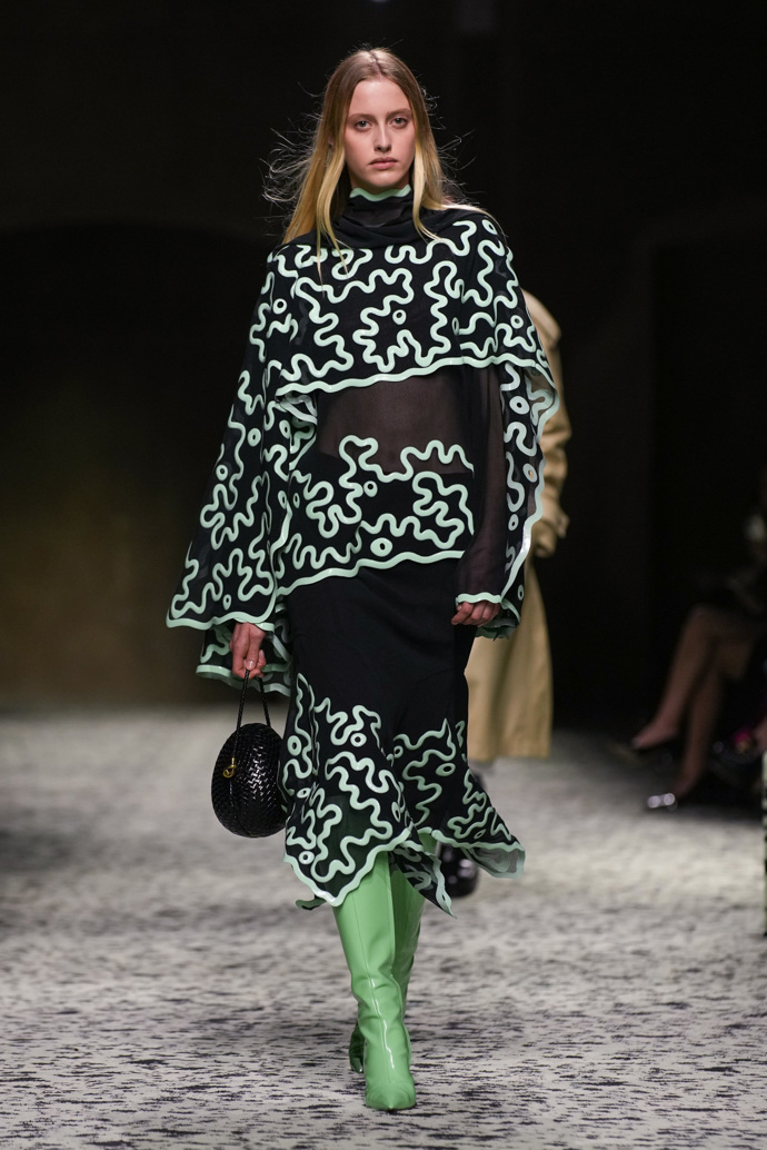 Prohlédněte si kolekci Bottega Veneta Ready to Wear Fall Winter 2023...
Prohlédněte si kolekci Bottega Veneta Ready to Wear Fall Winter 2023...