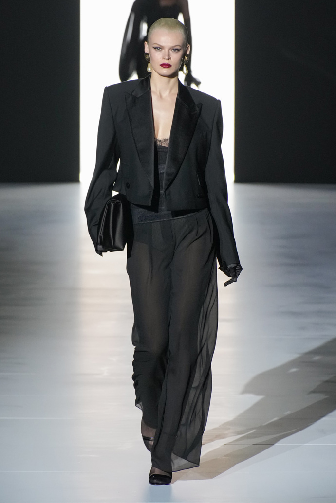 Prohlédněte si kolekci Dolce & Gabbana Ready to Wear Fall Winter 2023...
Prohlédněte si kolekci Dolce & Gabbana Ready to Wear Fall Winter 2023...