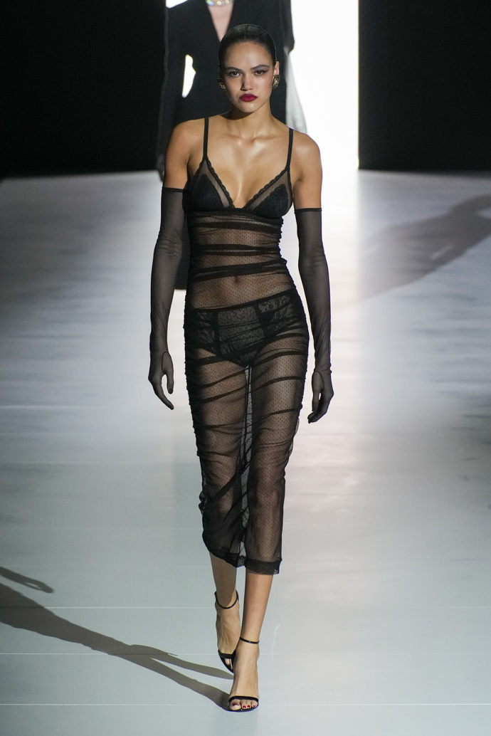 Prohlédněte si kolekci Dolce & Gabbana Ready to Wear Fall Winter 2023...
Prohlédněte si kolekci Dolce & Gabbana Ready to Wear Fall Winter 2023...