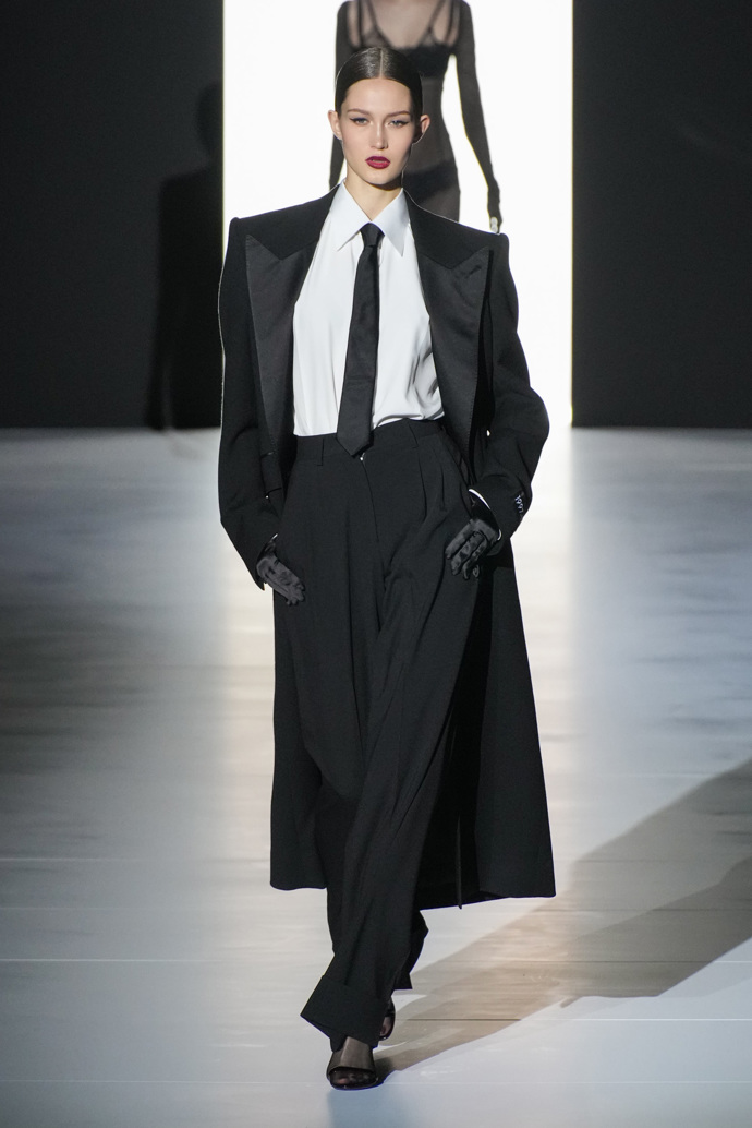 Prohlédněte si kolekci Dolce & Gabbana Ready to Wear Fall Winter 2023...
Prohlédněte si kolekci Dolce & Gabbana Ready to Wear Fall Winter 2023...