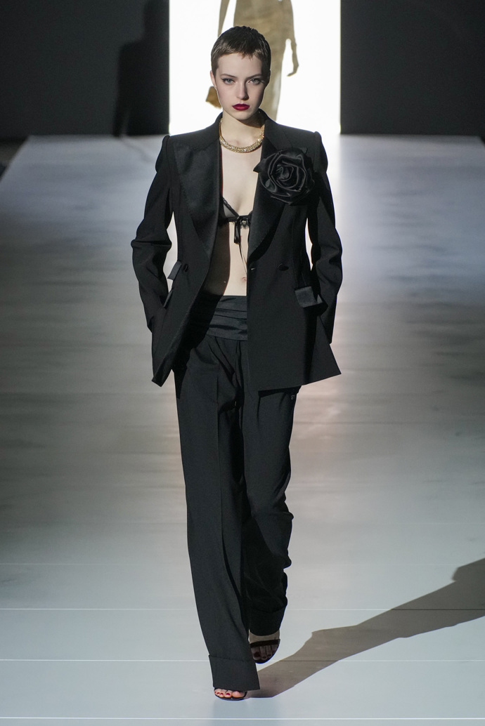Prohlédněte si kolekci Dolce & Gabbana Ready to Wear Fall Winter 2023...
Prohlédněte si kolekci Dolce & Gabbana Ready to Wear Fall Winter 2023...