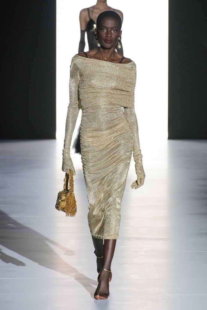 Prohlédněte si kolekci Dolce & Gabbana Ready to Wear Fall Winter 2023...
Prohlédněte si kolekci Dolce & Gabbana Ready to Wear Fall Winter 2023...