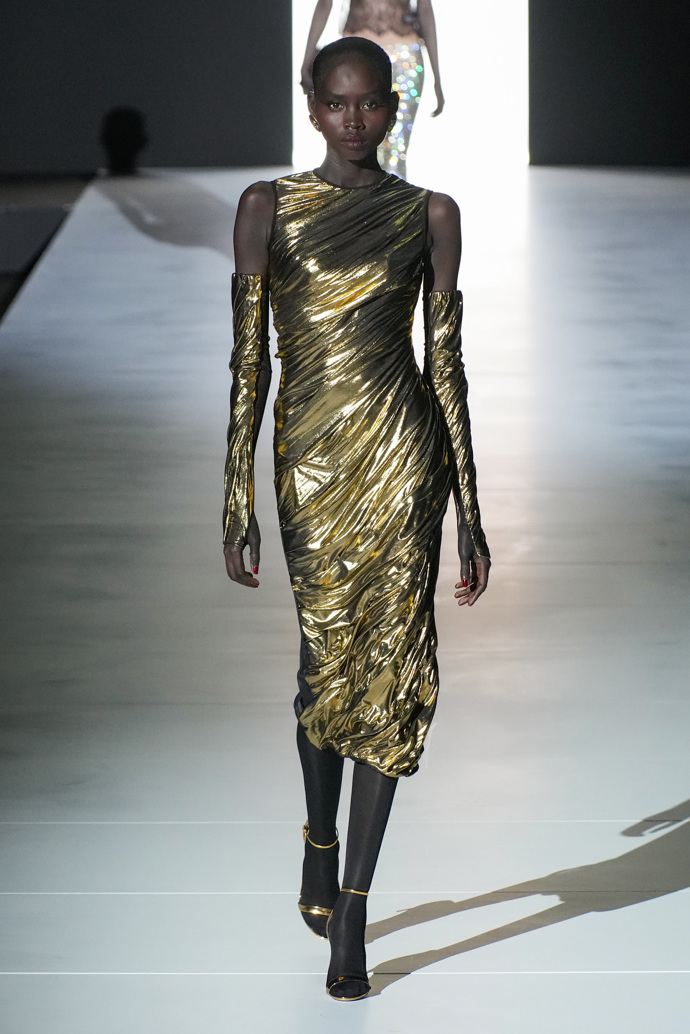 Prohlédněte si kolekci Dolce & Gabbana Ready to Wear Fall Winter 2023...
Prohlédněte si kolekci Dolce & Gabbana Ready to Wear Fall Winter 2023...