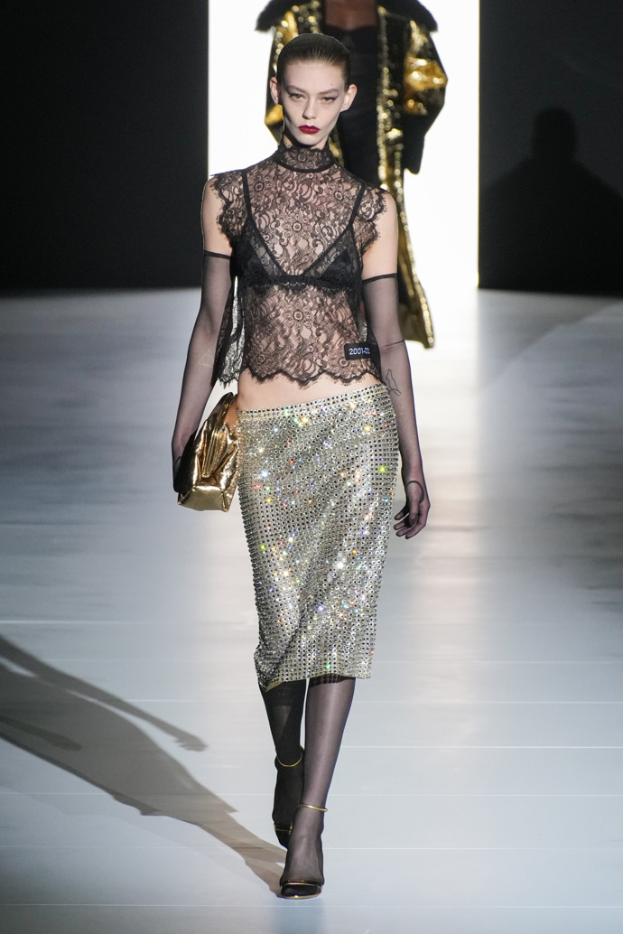 Prohlédněte si kolekci Dolce & Gabbana Ready to Wear Fall Winter 2023...
Prohlédněte si kolekci Dolce & Gabbana Ready to Wear Fall Winter 2023...