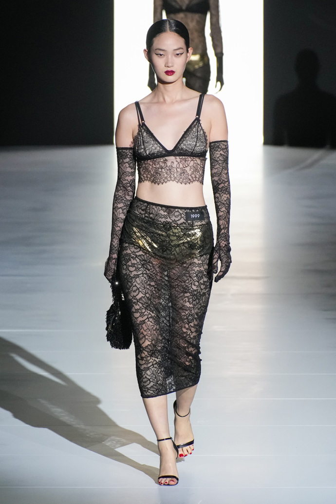 Prohlédněte si kolekci Dolce & Gabbana Ready to Wear Fall Winter 2023...
Prohlédněte si kolekci Dolce & Gabbana Ready to Wear Fall Winter 2023...