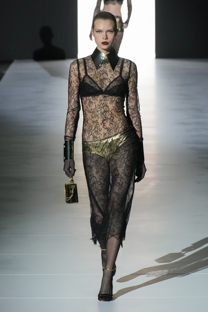 Prohlédněte si kolekci Dolce & Gabbana Ready to Wear Fall Winter 2023...
Prohlédněte si kolekci Dolce & Gabbana Ready to Wear Fall Winter 2023...