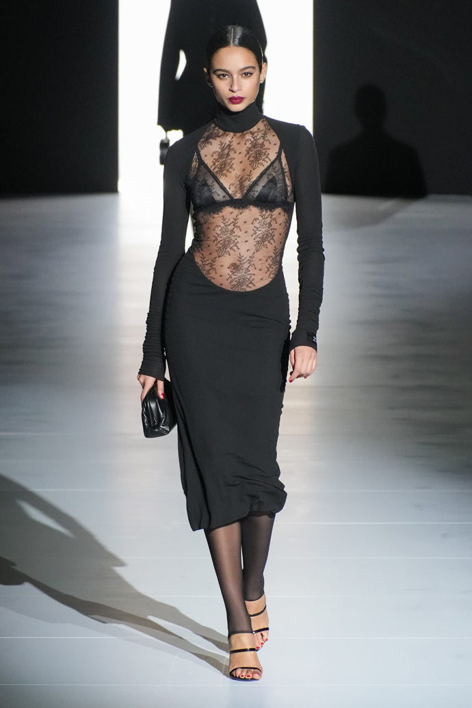 Prohlédněte si kolekci Dolce & Gabbana Ready to Wear Fall Winter 2023...
Prohlédněte si kolekci Dolce & Gabbana Ready to Wear Fall Winter 2023...