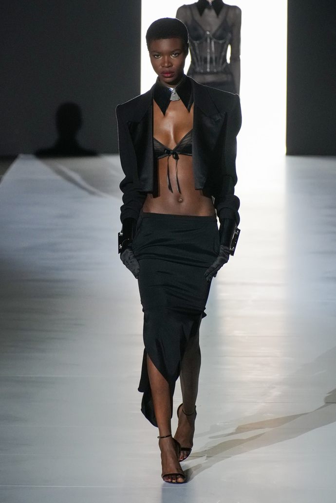 Prohlédněte si kolekci Dolce & Gabbana Ready to Wear Fall Winter 2023...
Prohlédněte si kolekci Dolce & Gabbana Ready to Wear Fall Winter 2023...