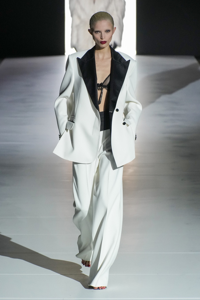 Prohlédněte si kolekci Dolce & Gabbana Ready to Wear Fall Winter 2023...
Prohlédněte si kolekci Dolce & Gabbana Ready to Wear Fall Winter 2023...