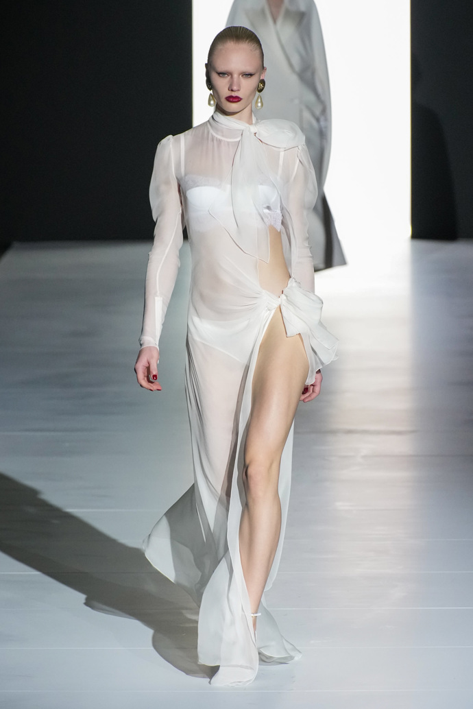 Prohlédněte si kolekci Dolce & Gabbana Ready to Wear Fall Winter 2023...
Prohlédněte si kolekci Dolce & Gabbana Ready to Wear Fall Winter 2023...