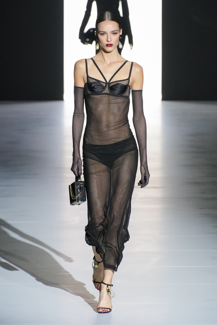 Prohlédněte si kolekci Dolce & Gabbana Ready to Wear Fall Winter 2023...
Prohlédněte si kolekci Dolce & Gabbana Ready to Wear Fall Winter 2023...