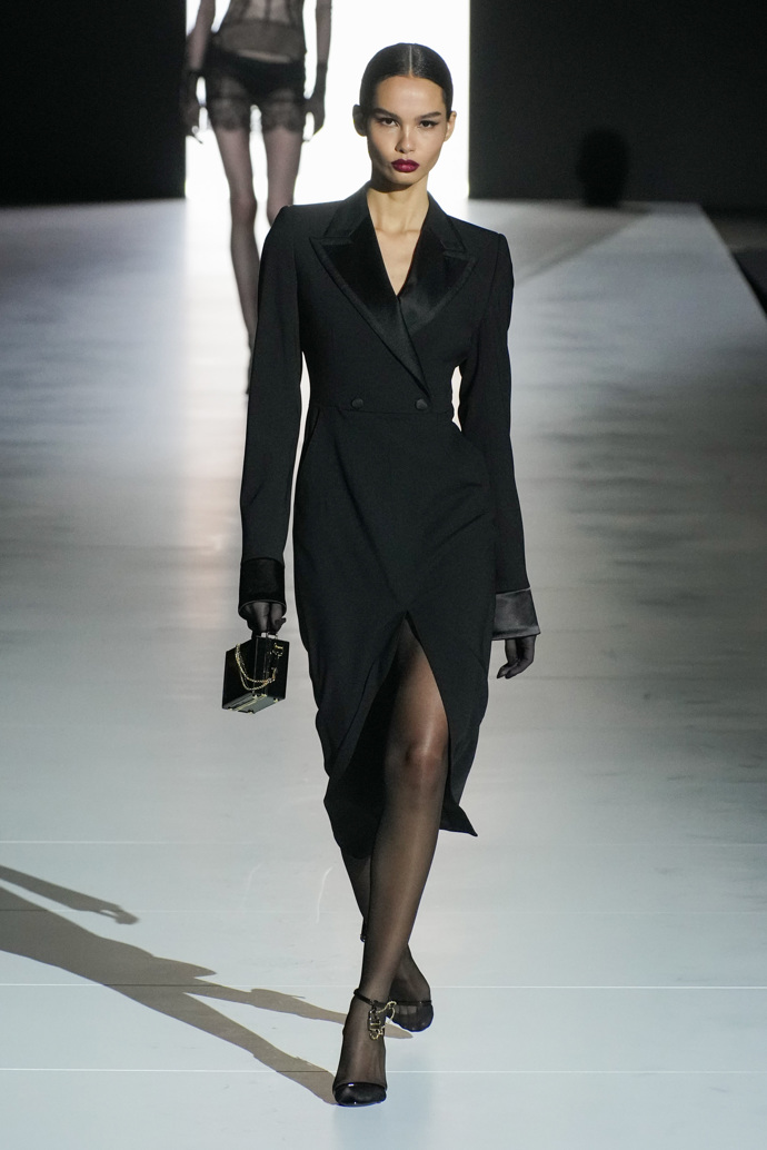 Prohlédněte si kolekci Dolce & Gabbana Ready to Wear Fall Winter 2023...
Prohlédněte si kolekci Dolce & Gabbana Ready to Wear Fall Winter 2023...