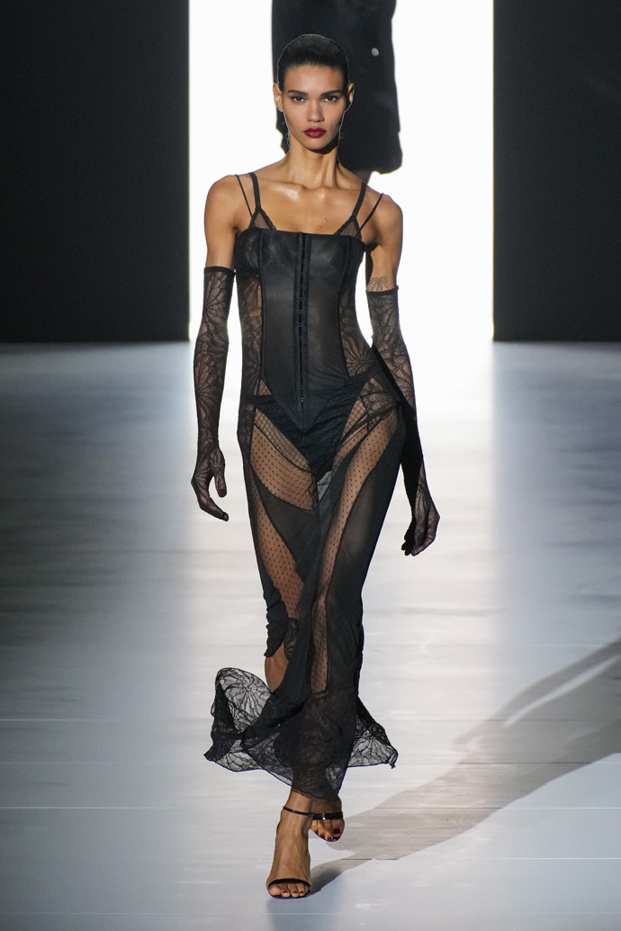 Prohlédněte si kolekci Dolce & Gabbana Ready to Wear Fall Winter 2023...
Prohlédněte si kolekci Dolce & Gabbana Ready to Wear Fall Winter 2023...