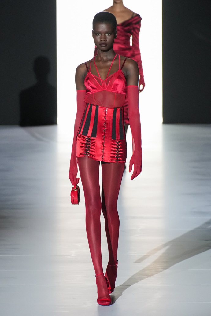 Prohlédněte si kolekci Dolce & Gabbana Ready to Wear Fall Winter 2023...
Prohlédněte si kolekci Dolce & Gabbana Ready to Wear Fall Winter 2023...