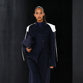 Prohlédněte si kolekci Ferragamo Ready to Wear Fall Winter 2023...
Prohlédněte si kolekci Ferragamo Ready to Wear Fall Winter 2023...