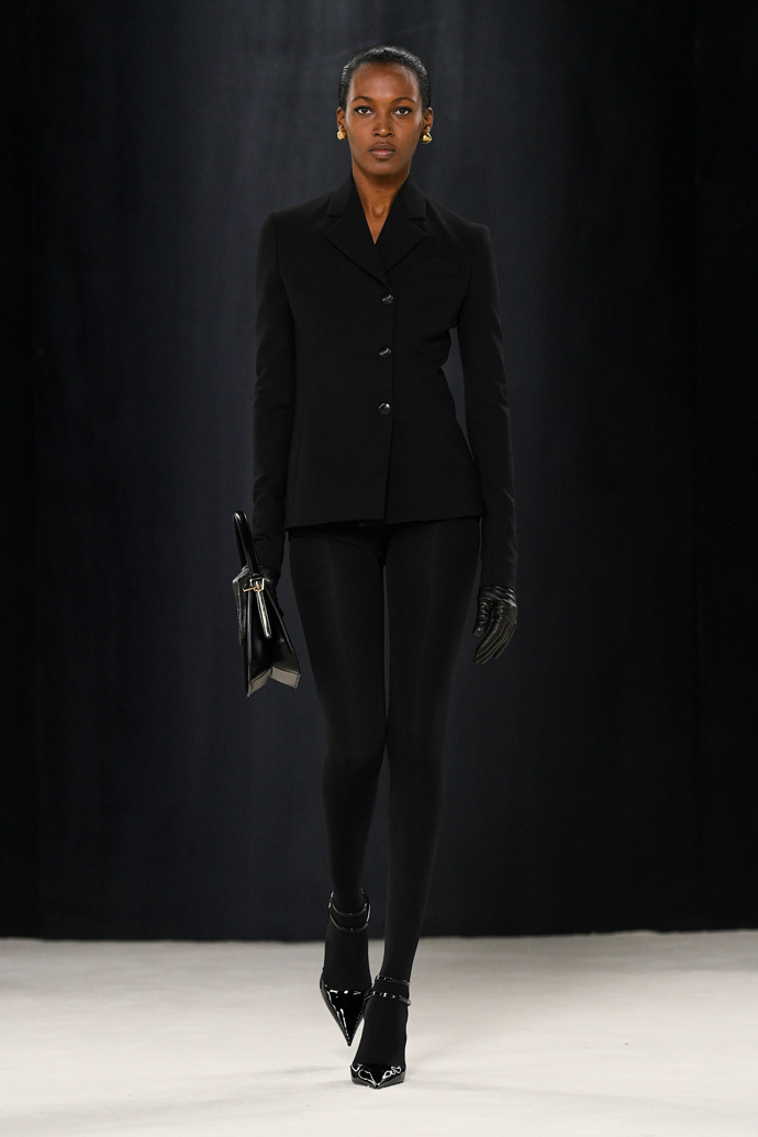 Prohlédněte si kolekci Ferragamo Ready to Wear Fall Winter 2023...
Prohlédněte si kolekci Ferragamo Ready to Wear Fall Winter 2023...