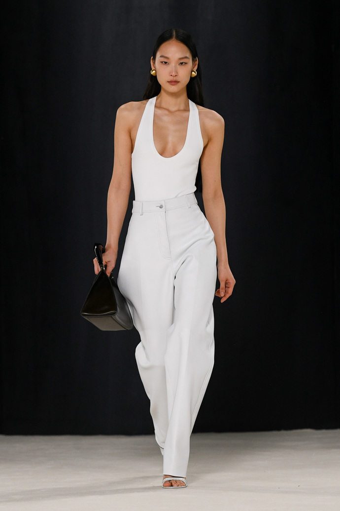 Prohlédněte si kolekci Ferragamo Ready to Wear Fall Winter 2023...
Prohlédněte si kolekci Ferragamo Ready to Wear Fall Winter 2023...