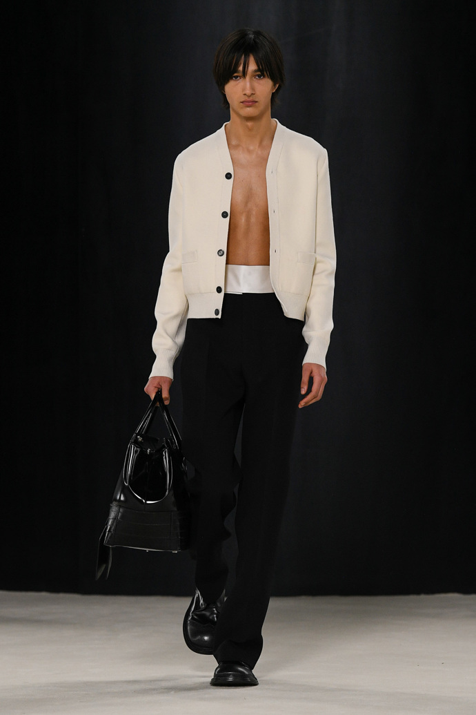 Prohlédněte si kolekci Ferragamo Ready to Wear Fall Winter 2023...
Prohlédněte si kolekci Ferragamo Ready to Wear Fall Winter 2023...