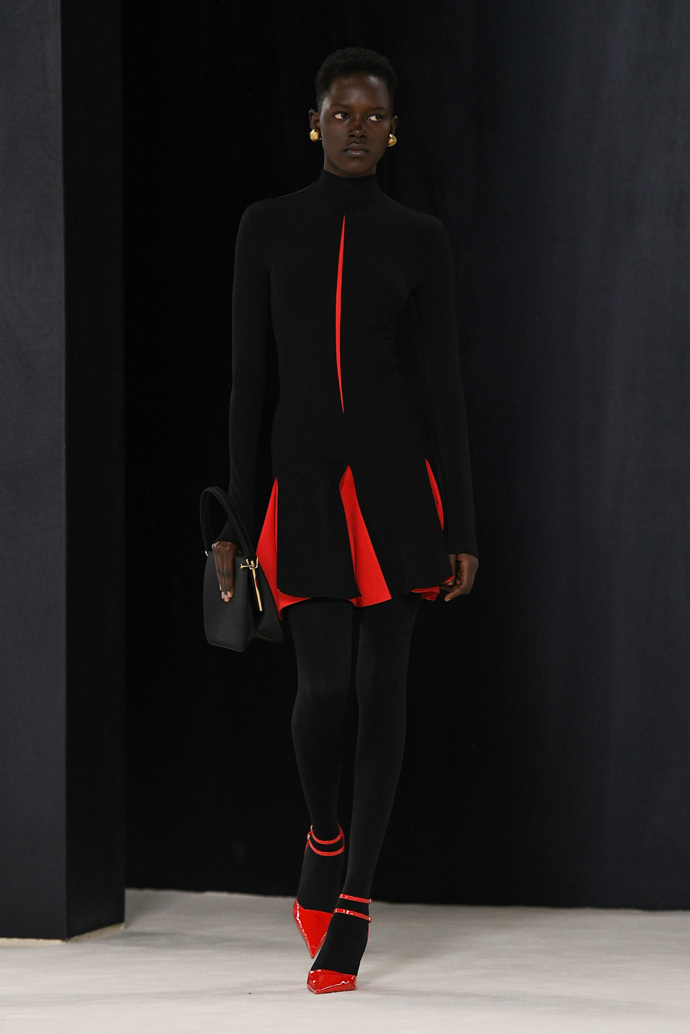 Prohlédněte si kolekci Ferragamo Ready to Wear Fall Winter 2023...
Prohlédněte si kolekci Ferragamo Ready to Wear Fall Winter 2023...