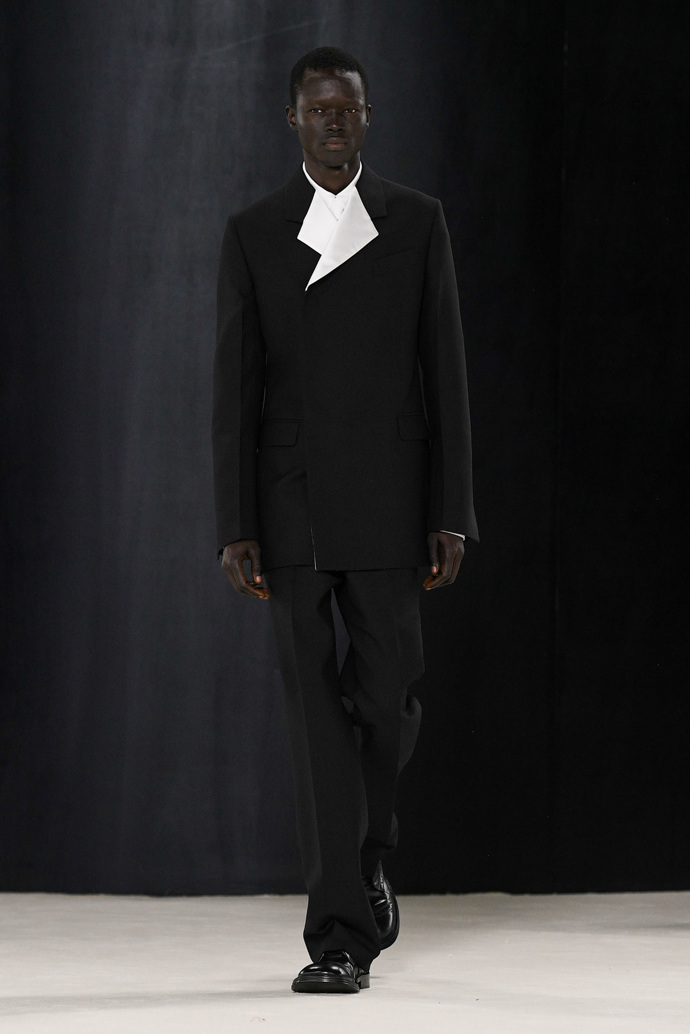 Prohlédněte si kolekci Ferragamo Ready to Wear Fall Winter 2023...
Prohlédněte si kolekci Ferragamo Ready to Wear Fall Winter 2023...