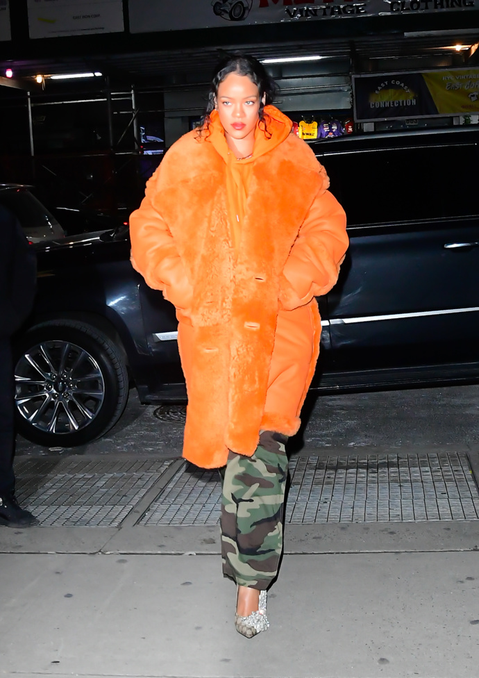  

Rihanna a její těhotenské outfity
