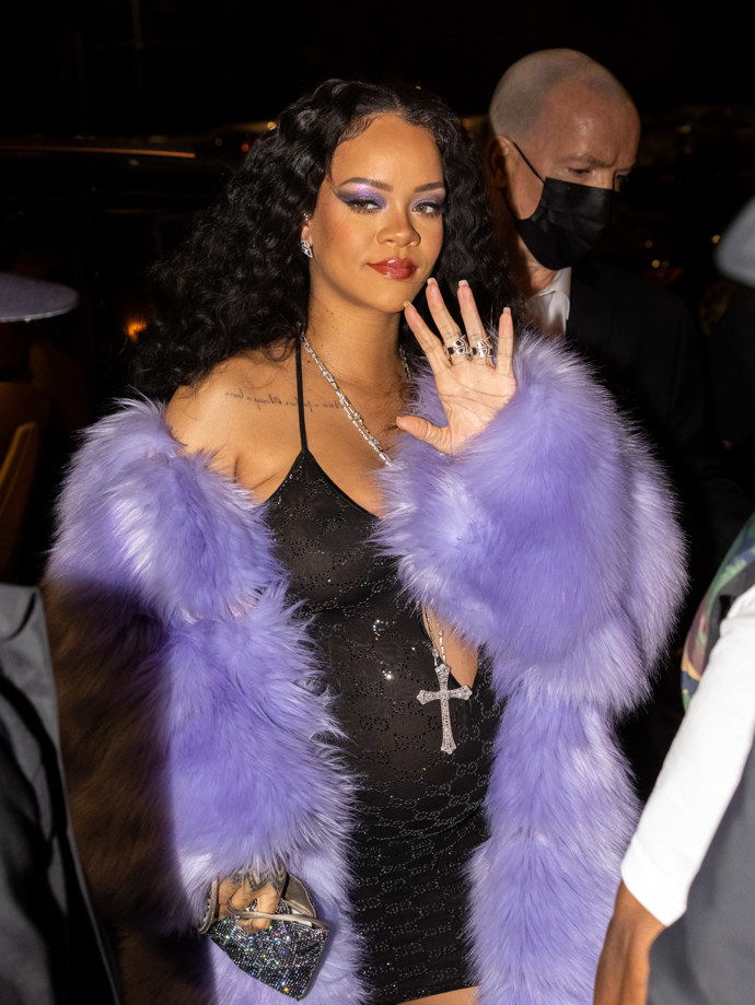  

Rihanna a její těhotenské outfity
